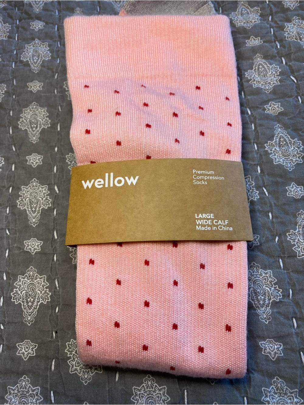 Wellow knee high compression socks wide calf size large NWT